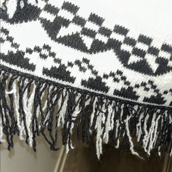 Blu pepper S Black off White Patterned cardigan fringe tie Sweater - Picture 6 of 9